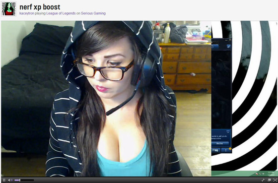 Nerds gostosas são proibidas de postar fotos sensuais no Twitch ...